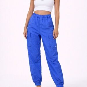 ALO Yoga Women's Vibrant Blue Joggers S, Yoga,cargo,polyester,activewear,pockets